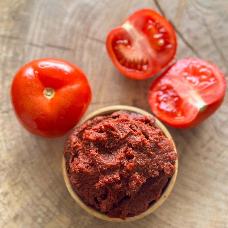 Organik Domates Salçası 1 Kg – Doğal, Katkısız ve Geleneksel Ev Yapımı Lezzet